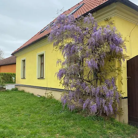 4 Guests Apartment,15 Min From Prague Airport,near Golf * 베로운