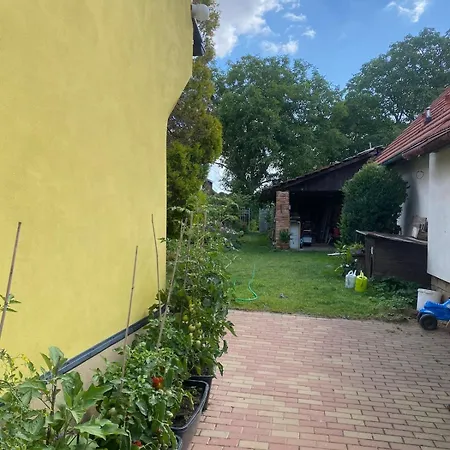 4 Guests Apartment,15 Min From Prague Airport,near Golf Apartament