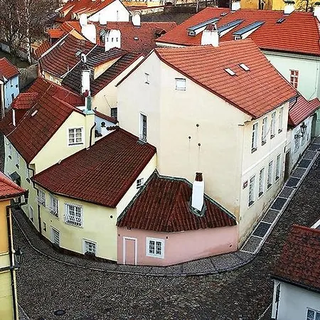 4 Guests Apartment,15 Min From Prague Airport,near Golf Apartament